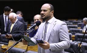 Deputado Capitão Alden apresenta relatório favorável ao Projeto de Lei do CONASEP na Comissão de Constituição e Justiça da Câmara