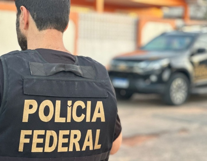 PF fiscaliza empresas de segurança privada, em Serra- ES, durante a feira dos Municípios.
