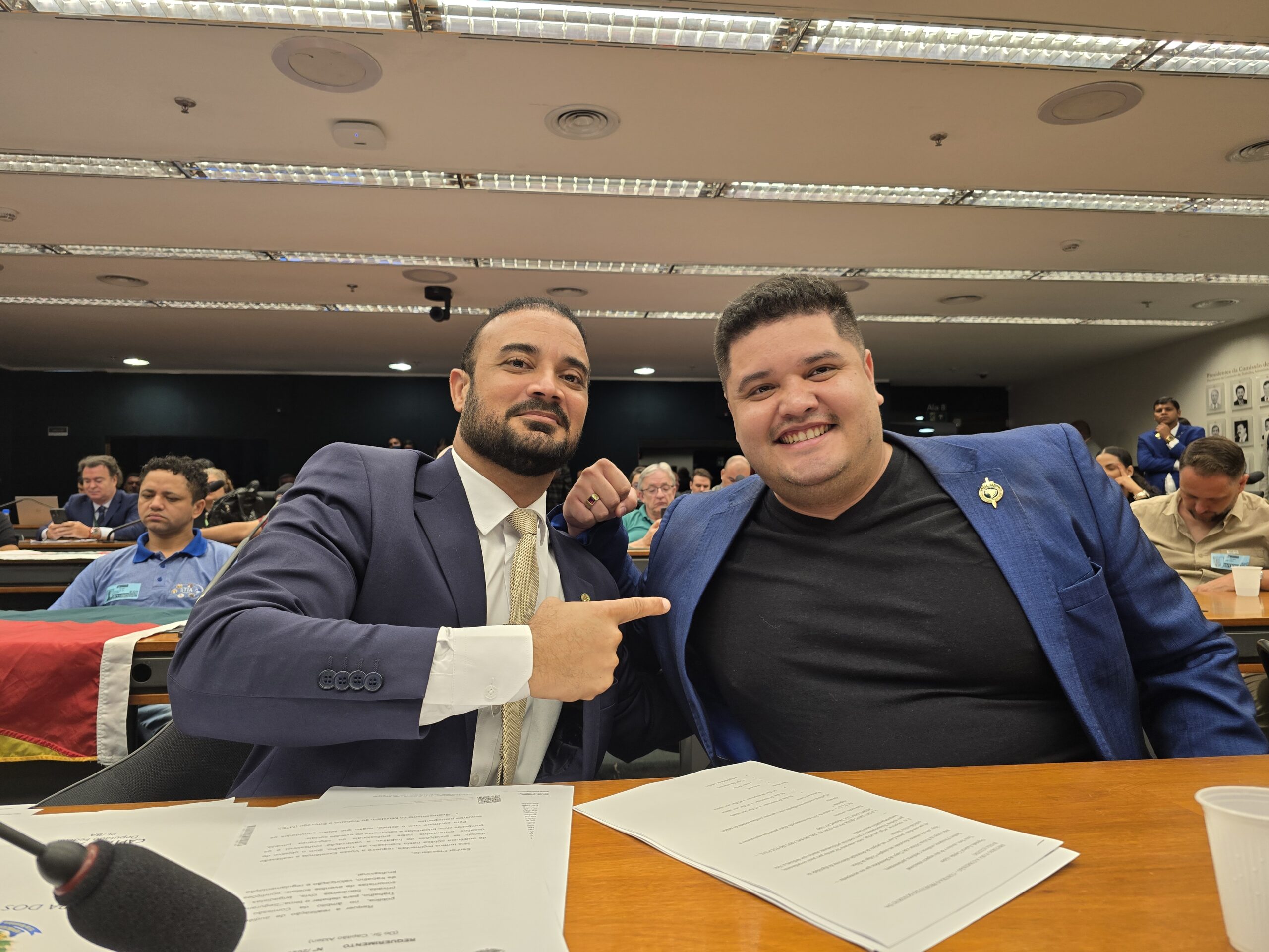 DEPUTADO CAPITÃO ALDEN GARANTE APROVAÇÃO DE RELATÓRIO DO PL 2.480/2025 NA COMISSÃO DE TRABALHO E ATENDE PEDIDO DO CONASEP PARA INCLUIR INSTRUTORES NO PORTE