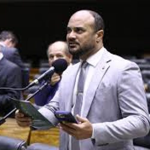 Deputado Capitão Alden apresenta relatório favorável ao Projeto de Lei do CONASEP na Comissão de Constituição e Justiça da Câmara